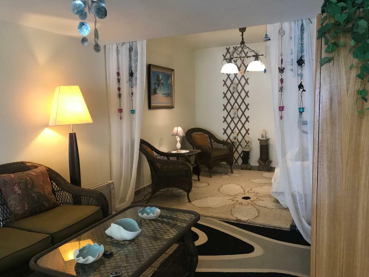 Wonderful Playroom Apartment Athens Exterior photo