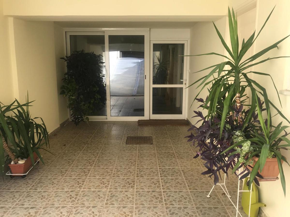 Wonderful Playroom Apartment Athens Exterior photo